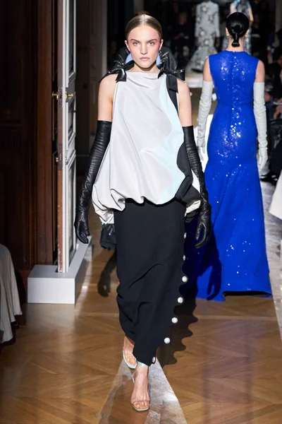 Look 34